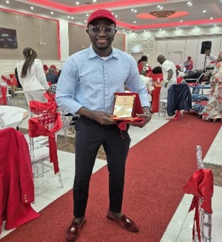 Abdul Osaio Kamara Receives Leadership Award  …During Diaspora 6Th Region Young Congress Event