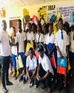 Boosting Education In Their Chiefdom… Gbinti Indigenes Donate $10,000 Worth Of Learning Materials To Schools